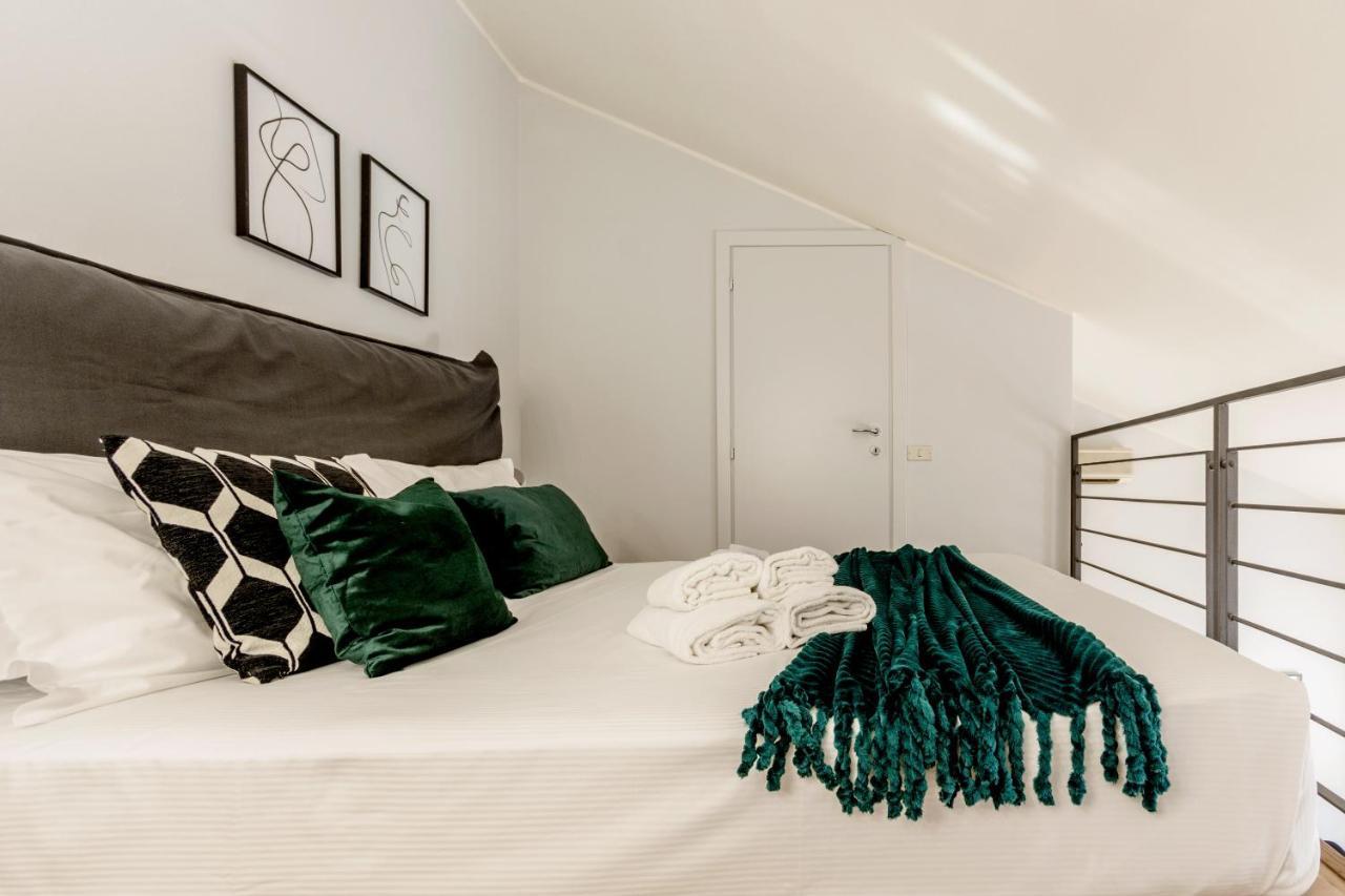 Modern Simplicity In Milan Centre Appartement Buitenkant foto