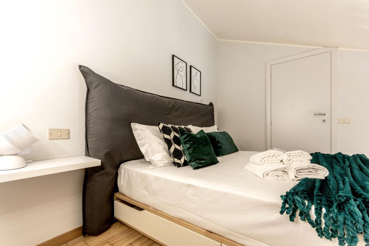 Modern Simplicity In Milan Centre Appartement Buitenkant foto